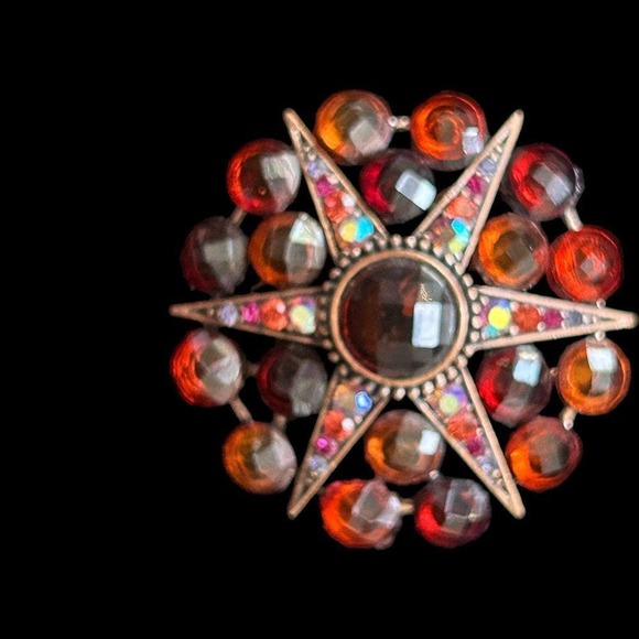 Rhinestones Jewelry - Vintage Rhinestone And Copper Brooch‎